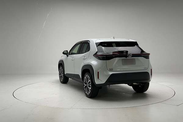 2022 Toyota Yaris Cross Urban MXPB10R thumb-8