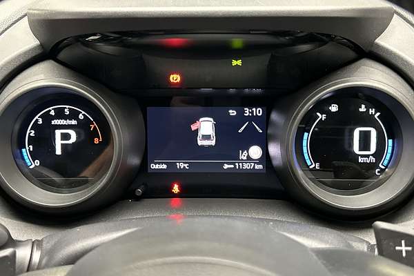 2022 Toyota Yaris Cross Urban MXPB10R thumb-13
