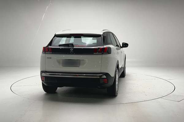 2018 Peugeot 3008 Active P84 thumb-1