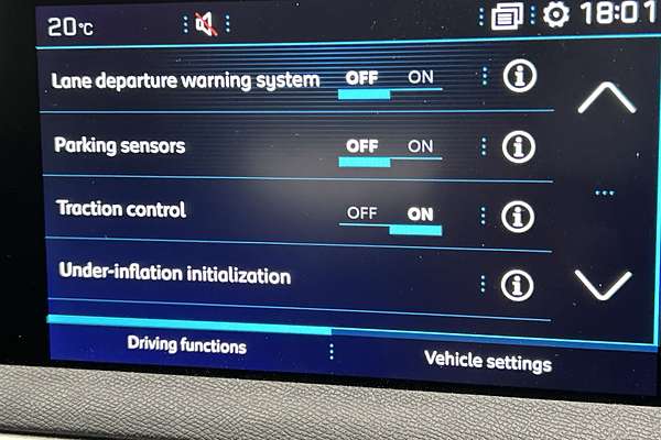 2018 Peugeot 3008 Active P84 thumb-16