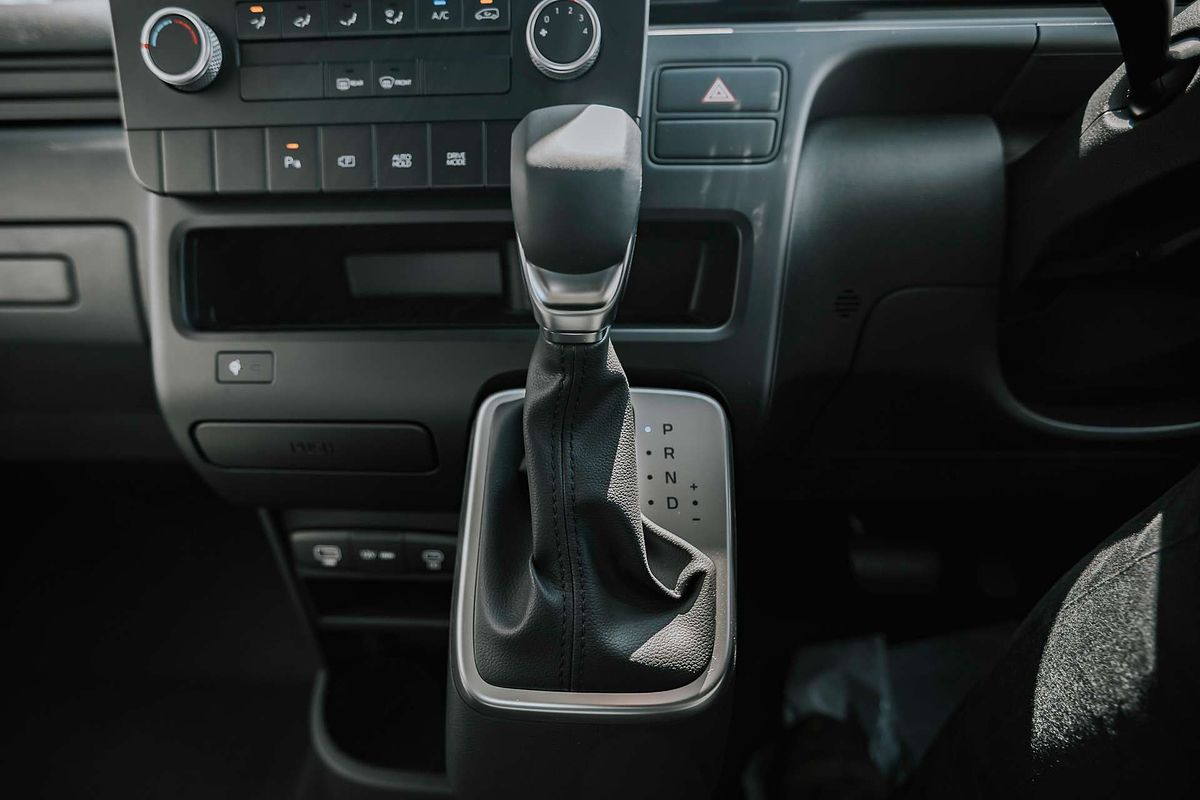 2025 Hyundai STARIA LOAD  US4.V3
