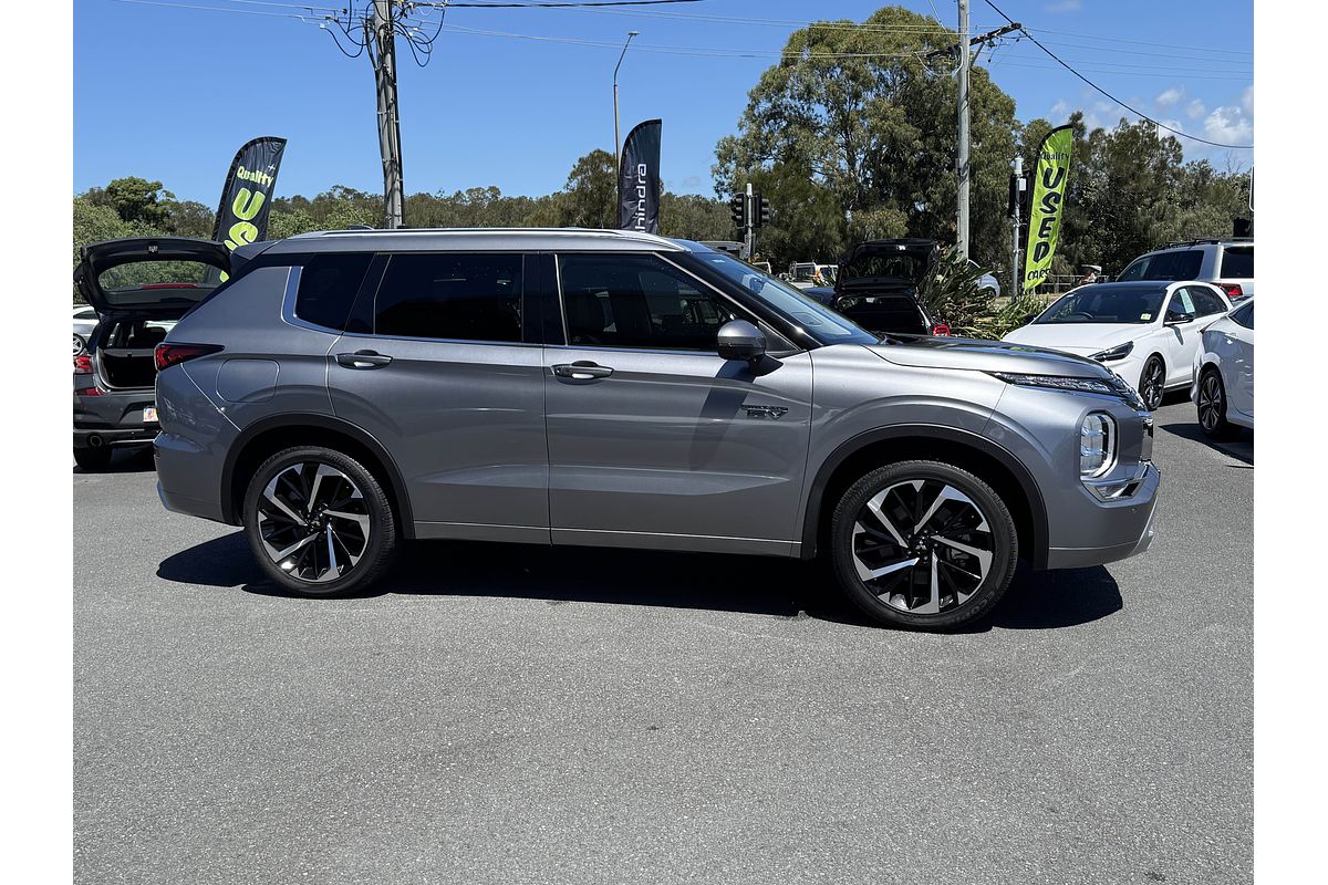 2022 Mitsubishi Outlander PHEV Exceed ZM