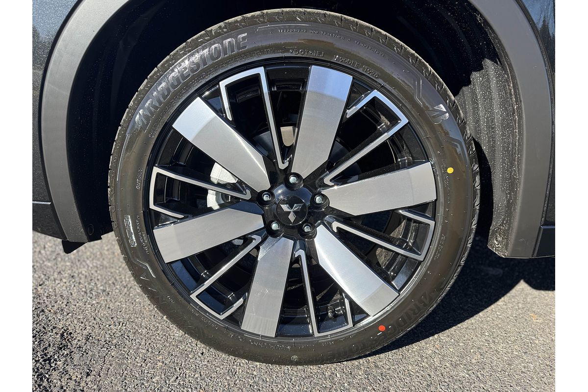 2025 Mitsubishi Outlander Exceed Tourer ZM