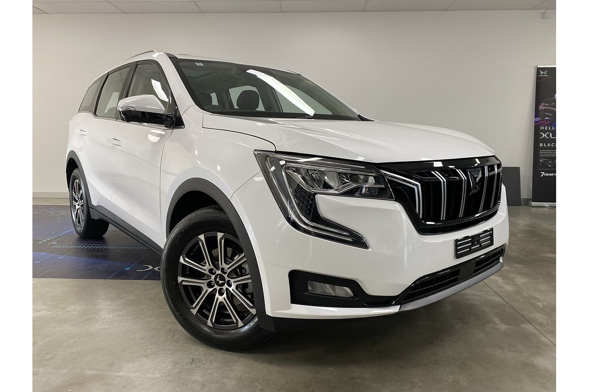 2025 Mahindra XUV700 AX7L