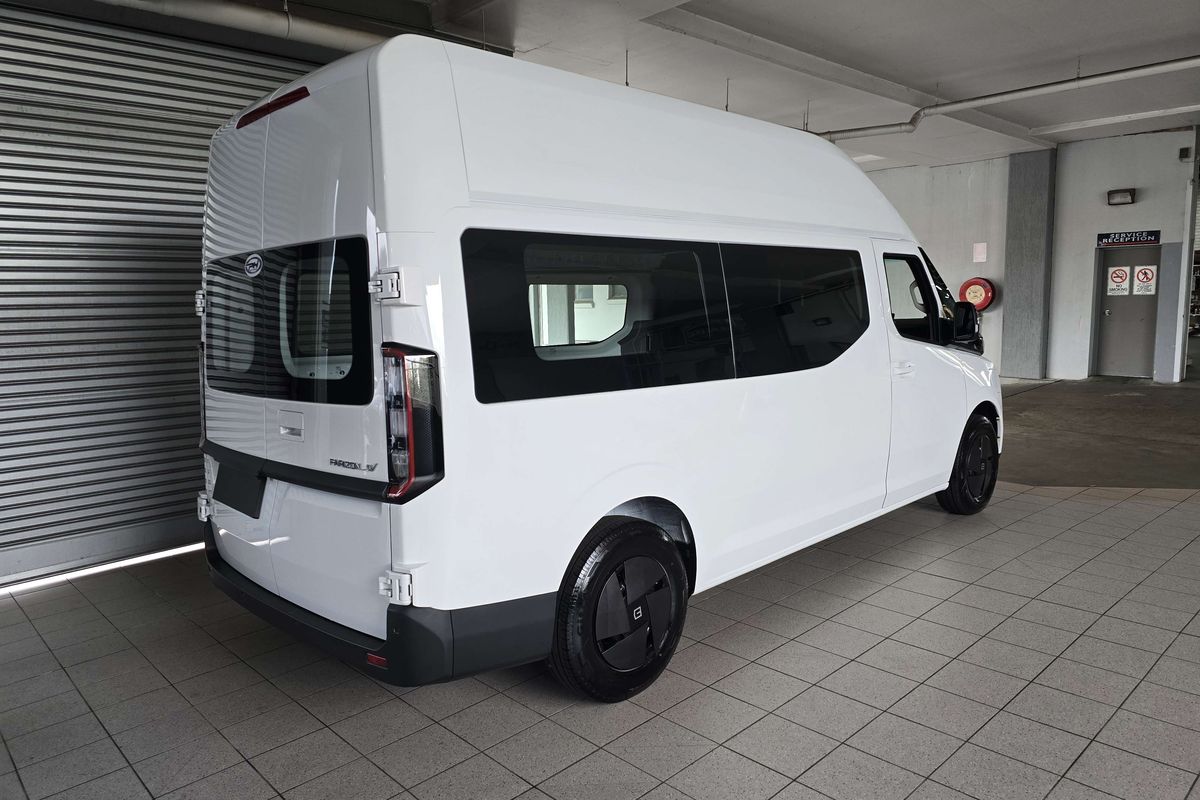 Super Van 5.5m, LWB, FWD, 83kWh, H2500