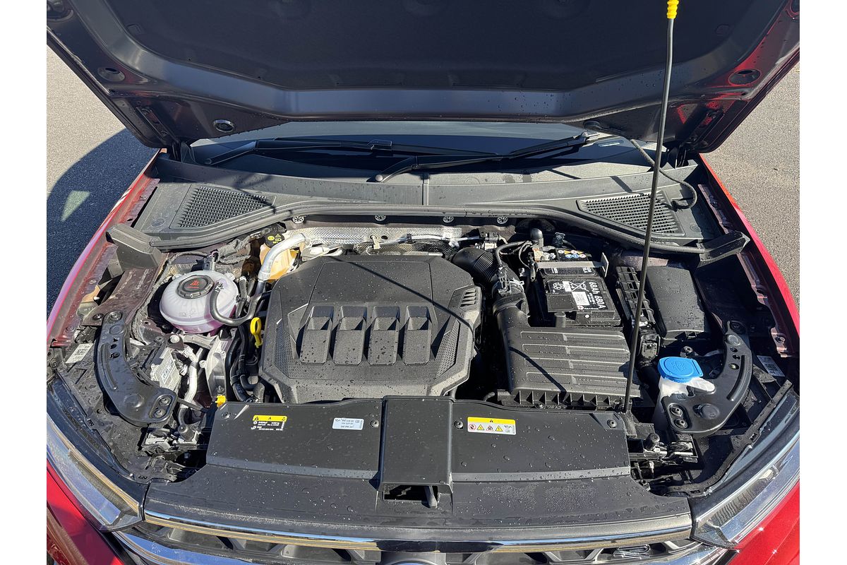 2025 Volkswagen T-Roc 140TSI R-Line D11