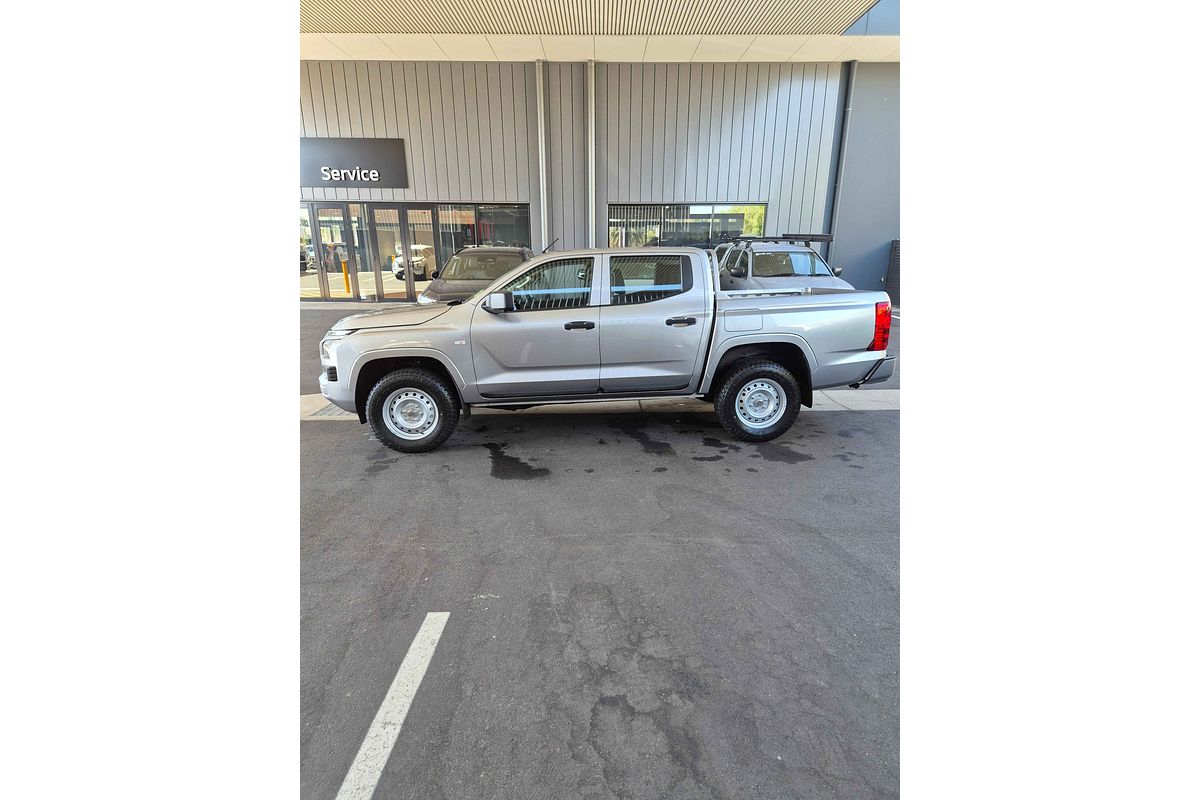 2024 Mitsubishi Triton GLX MV 4X4