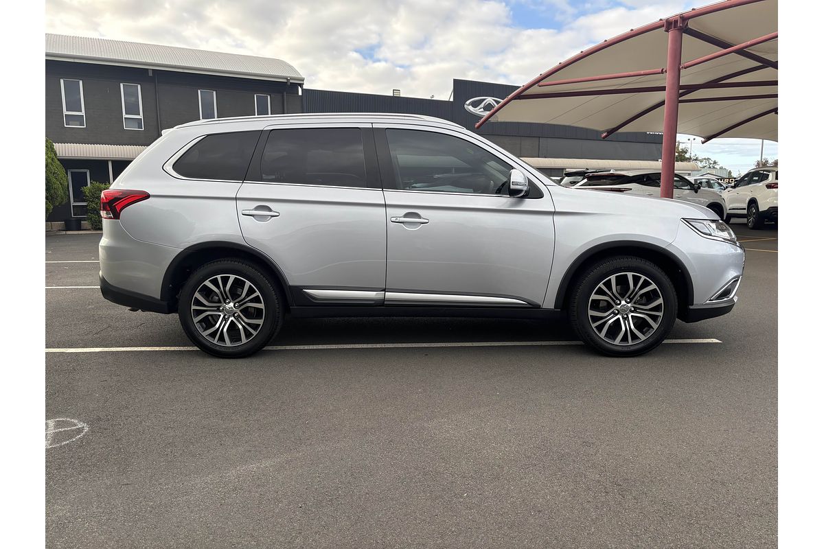 2016 Mitsubishi Outlander LS Safety Pack ZK