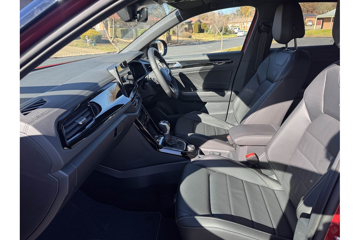 2025 Volkswagen T-Roc 140TSI R-Line D11