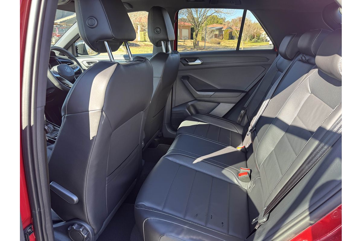 2025 Volkswagen T-Roc 140TSI R-Line D11