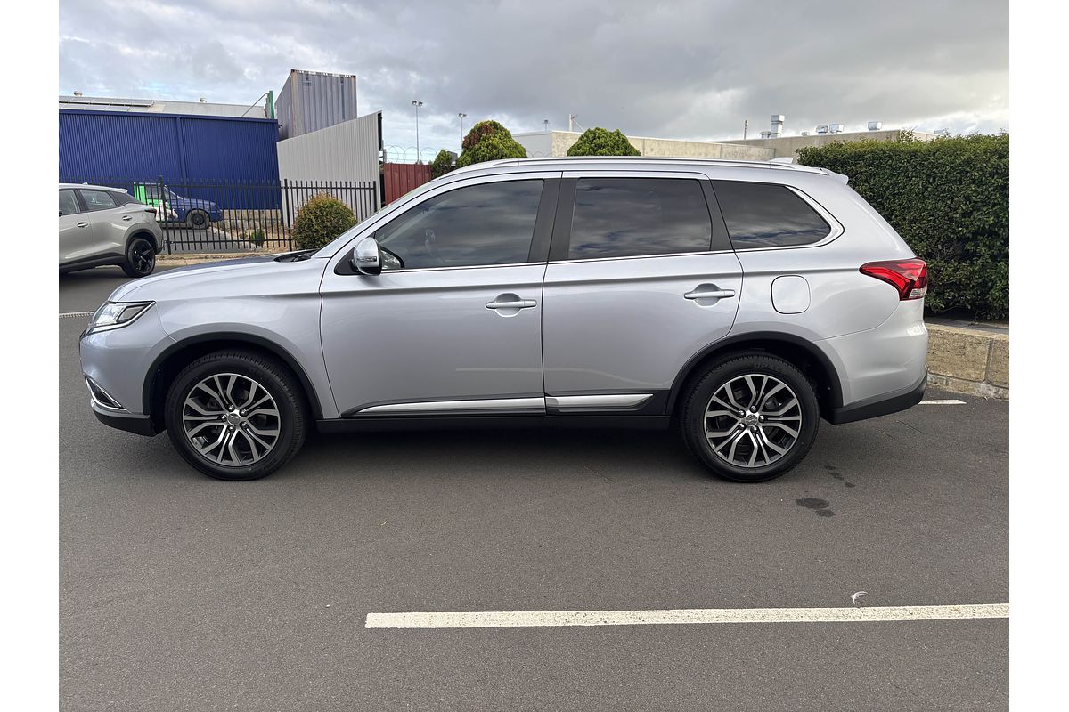 2016 Mitsubishi Outlander LS Safety Pack ZK