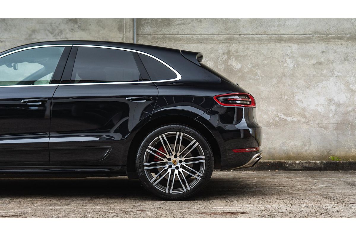 2015 Porsche Macan Turbo 95B