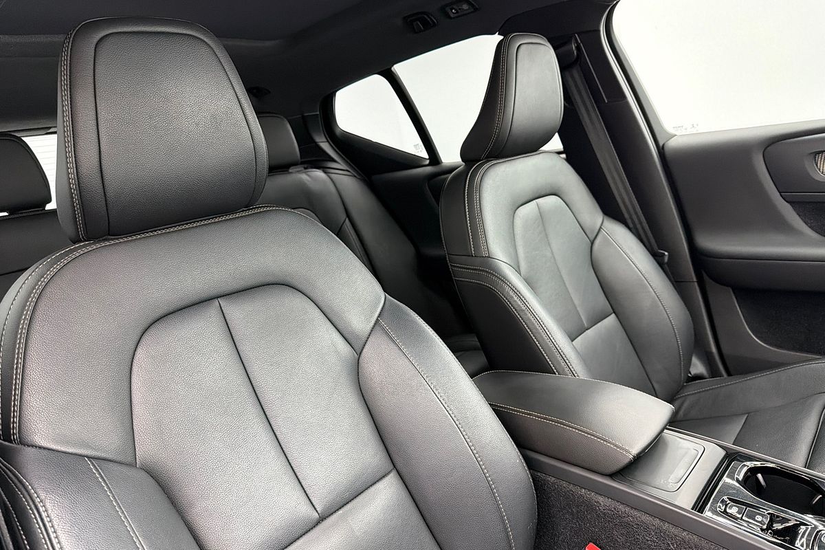 2020 Volvo XC40 T5 R-Design
