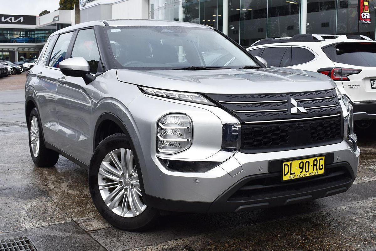 2024 Mitsubishi Outlander ES ZM