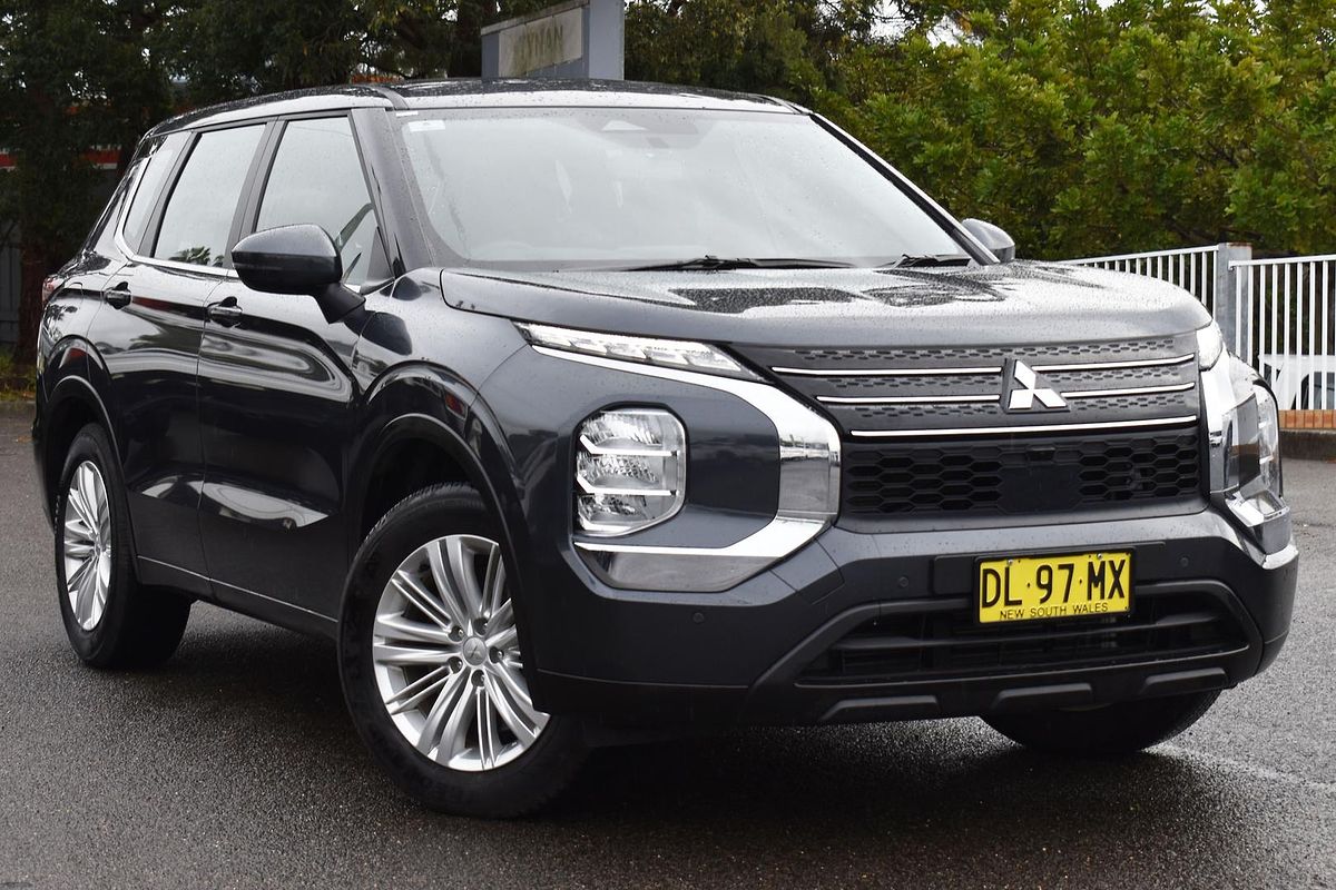 2024 Mitsubishi Outlander ES ZM