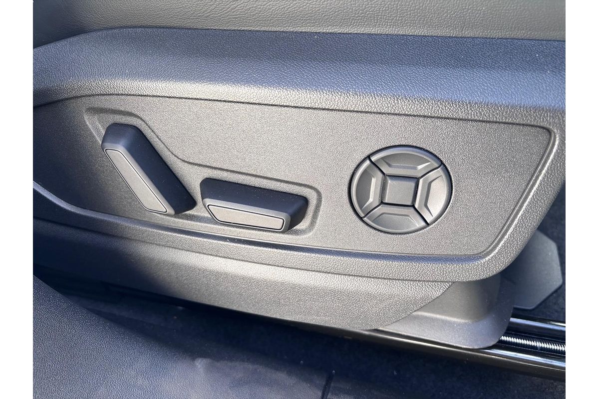 2025 Audi SQ5 TFSI FY