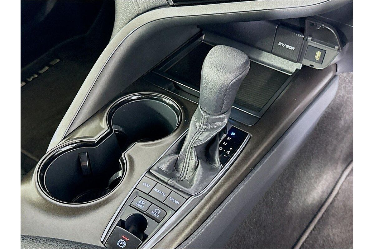 2024 Toyota Camry Ascent AXVH70R