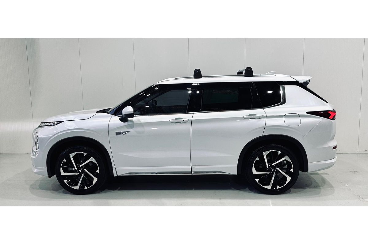 2022 Mitsubishi Outlander PHEV Exceed ZM