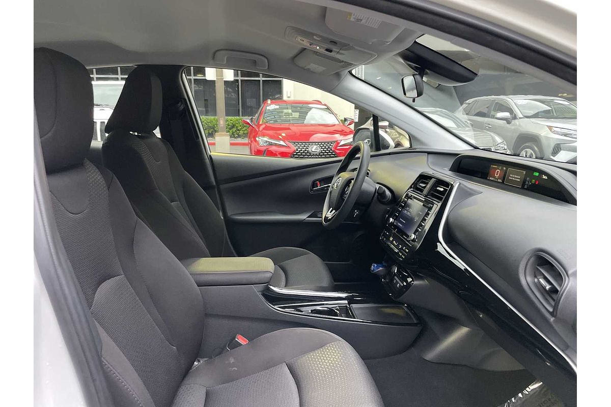 2022 Toyota Prius LE