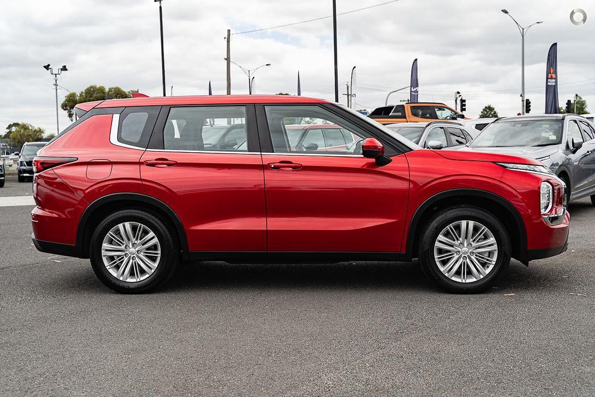 2025 Mitsubishi Outlander LS ZM