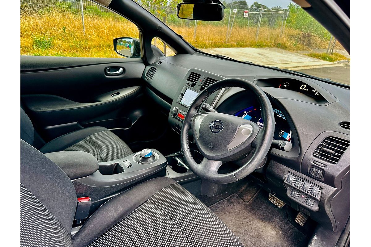 2016 Nissan LEAF  ZE0