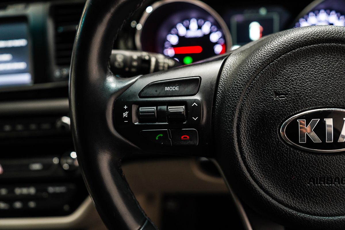 2016 Kia Carnival Platinum YP