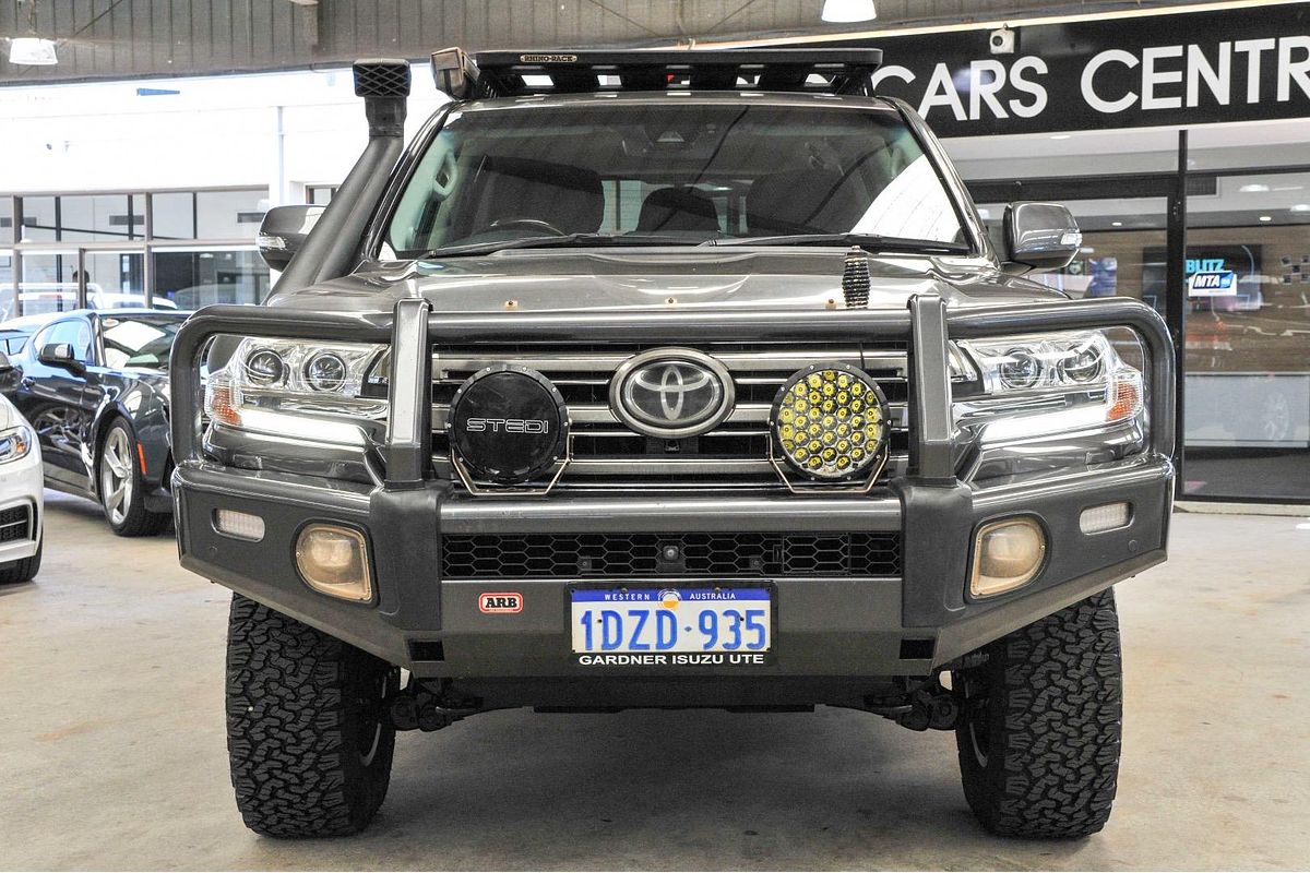 2017 Toyota Landcruiser Sahara VDJ200R