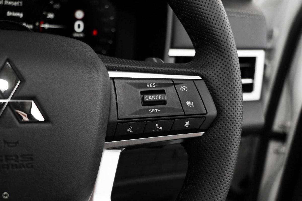 2025 Mitsubishi Outlander LS ZM