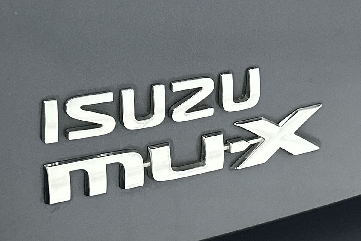 2021 Isuzu MU-X LS-M