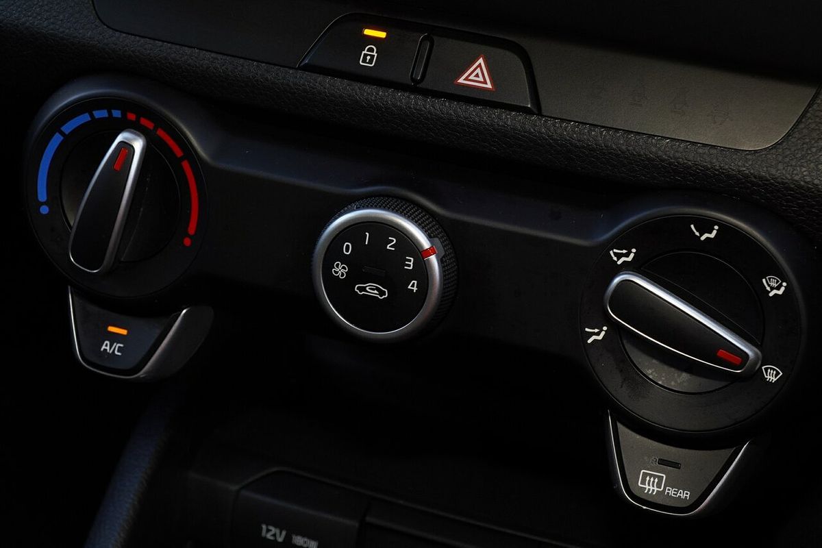 2023 Kia Stonic S YB