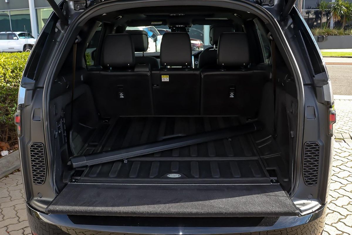 2023 Land Rover Discovery P360 R-Dynamic HSE Series 5
