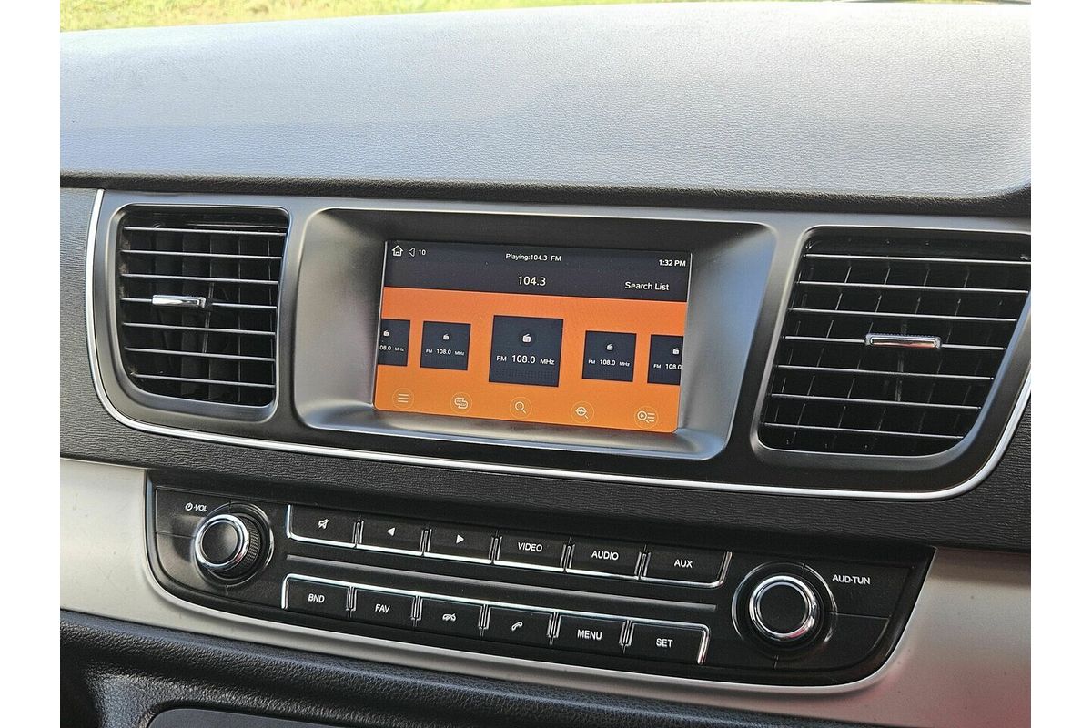 2021 LDV G10 Lift Door SV7C MY21