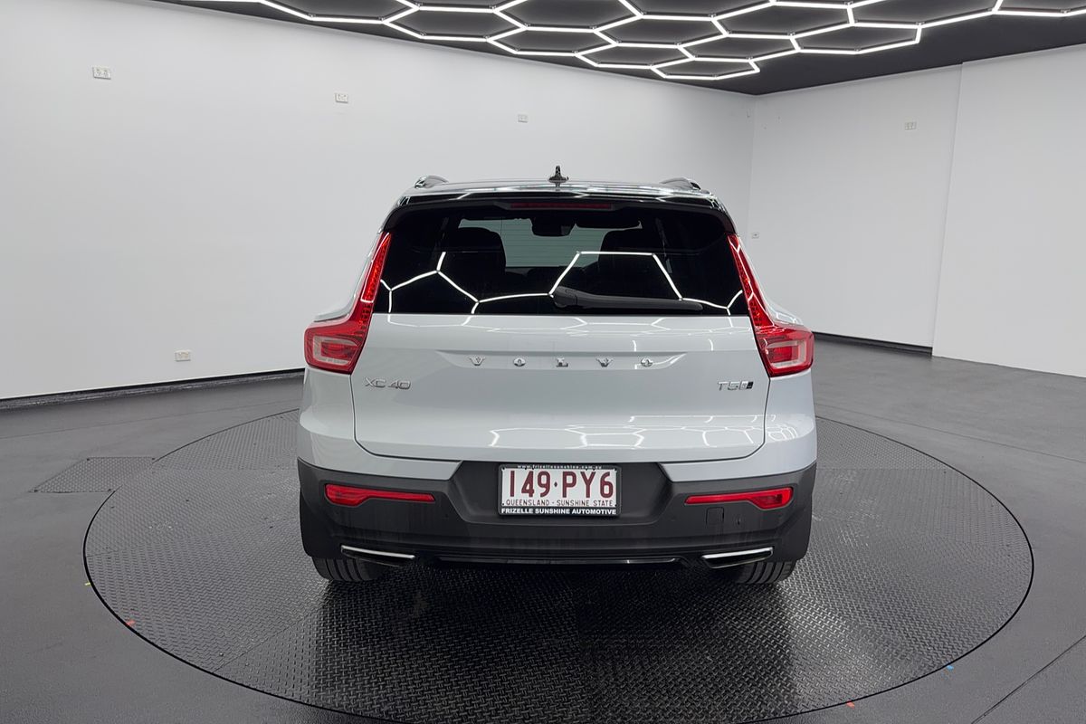 2020 Volvo XC40 T5 R-Design