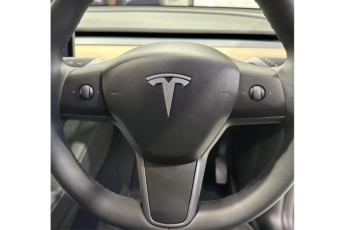 2022 Tesla Model Y Rear-Wheel Drive (No Series)