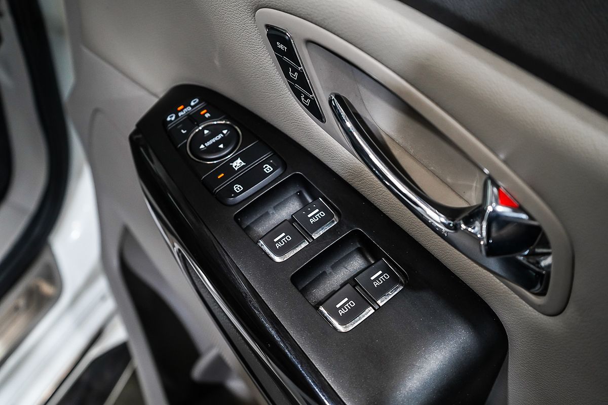 2016 Kia Carnival Platinum YP