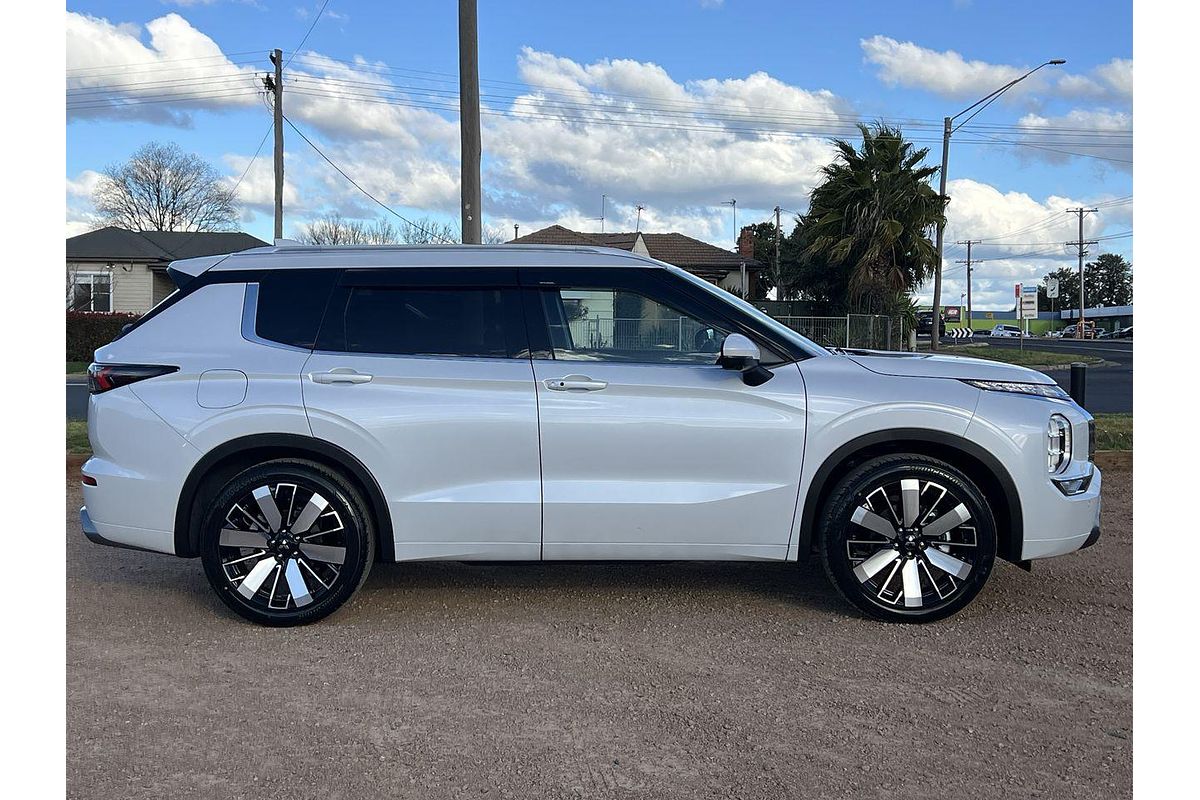 2025 Mitsubishi Outlander Exceed ZM