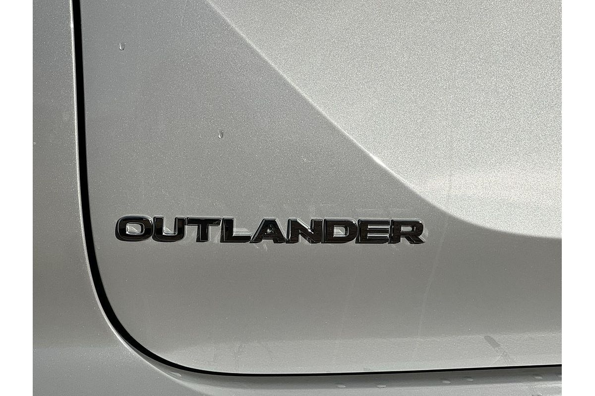 2025 Mitsubishi Outlander Exceed ZM