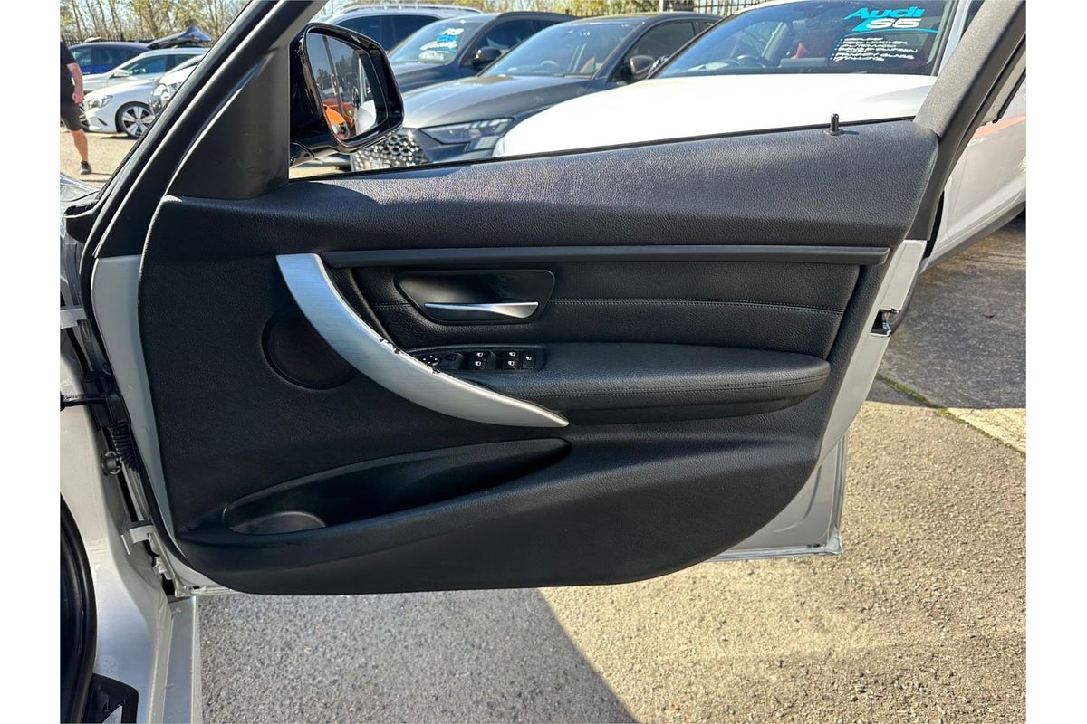 2013 BMW 3 Series 320i F30