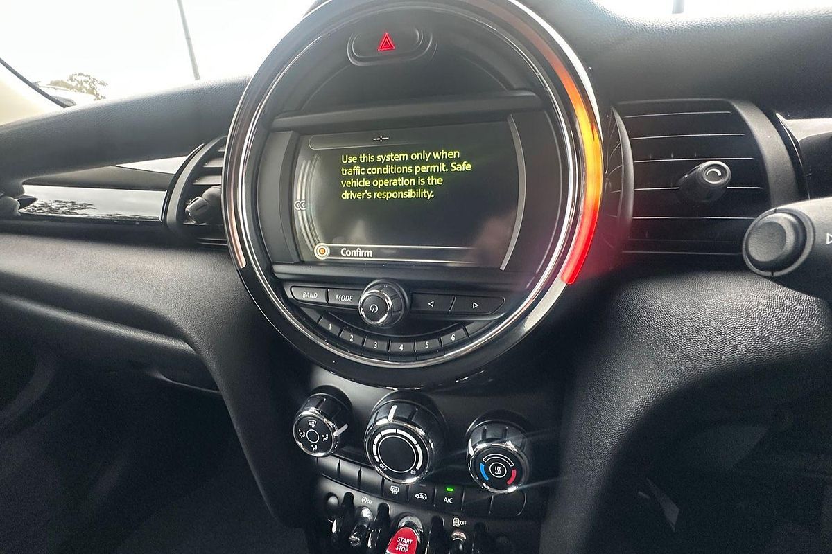 2017 MINI Hatch Cooper F56