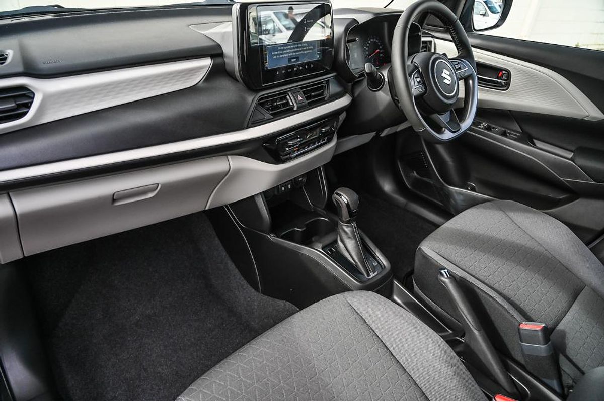 2024 Suzuki Swift Hybrid Plus UZ