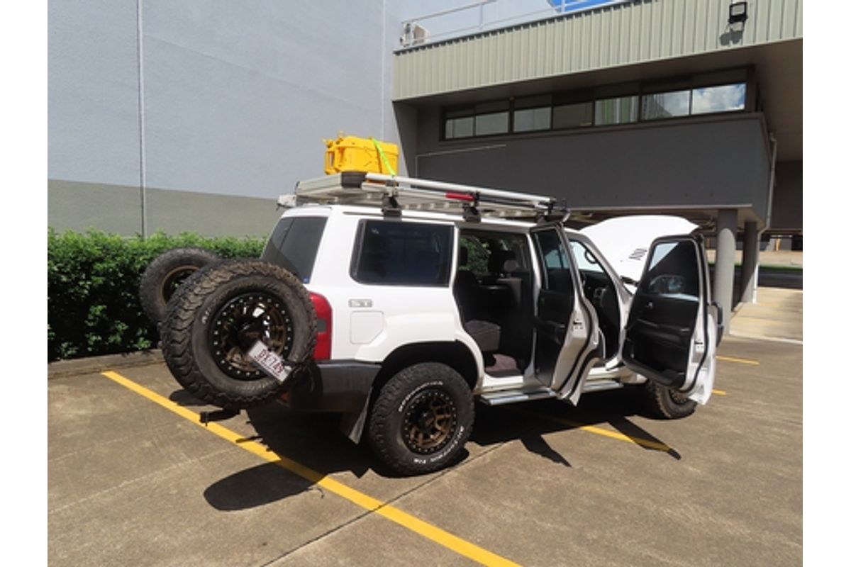 2005 Nissan Patrol ST-S GU IV