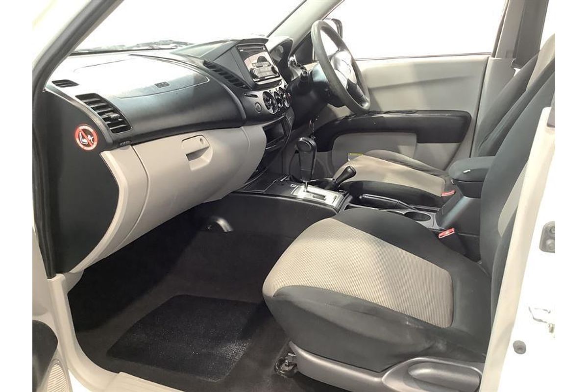 2015 Mitsubishi Triton GLX MN 4X4