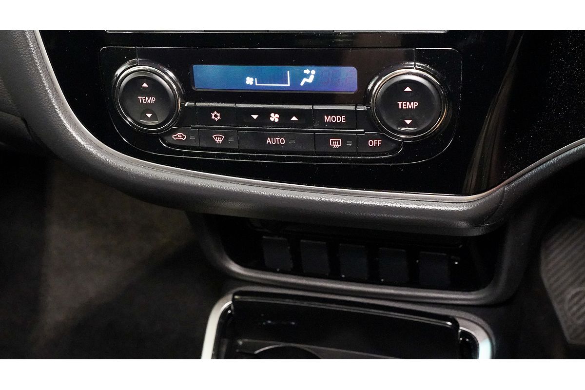 2017 Mitsubishi Outlander LS Safety Pack ZK