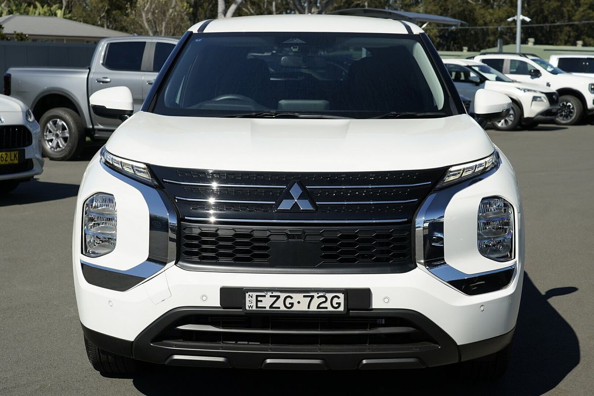 2022 Mitsubishi Outlander ES ZM
