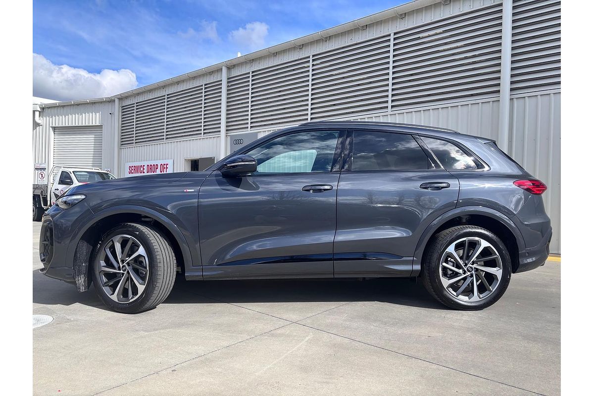 2025 Audi Q5 40 TDI Sport FY
