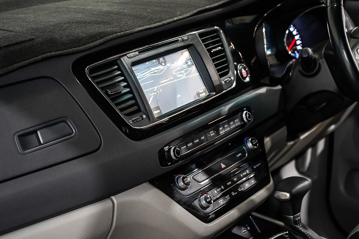 2016 Kia Carnival Platinum YP