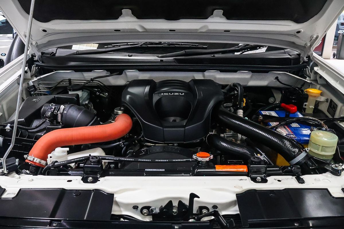 2020 Isuzu MU-X LS-T