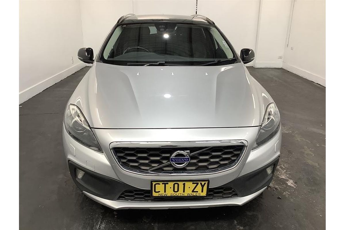 2015 Volvo V40 Cross Country D4 Luxury