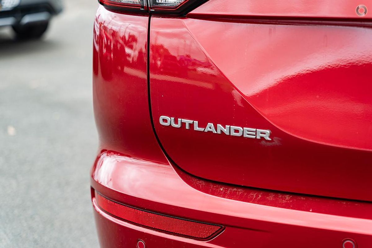 2025 Mitsubishi Outlander LS ZM