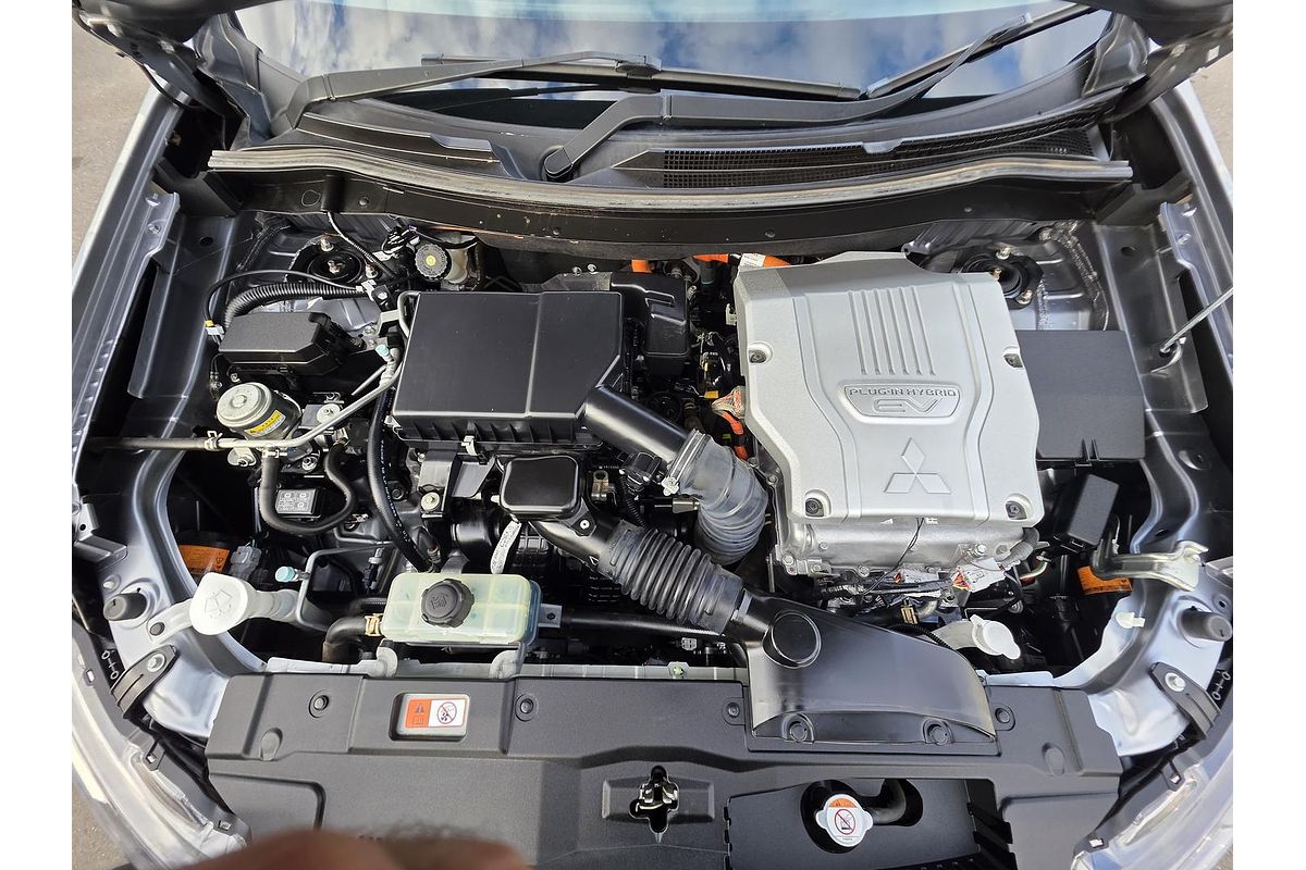 2014 Mitsubishi Outlander PHEV Aspire ZJ